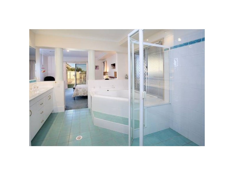21 Allan Day Drive, Wellington Point QLD 4160