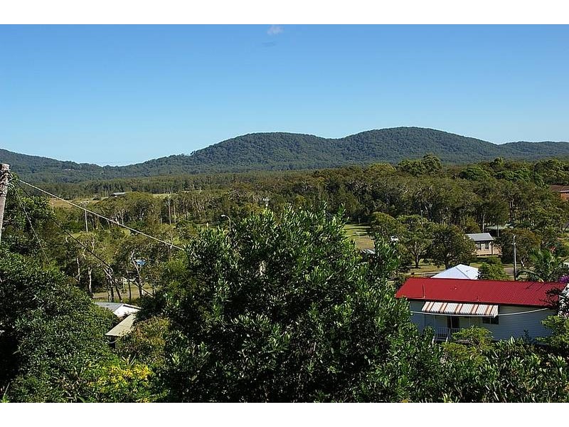 4 Kinchela Street, Crescent Head NSW 2440