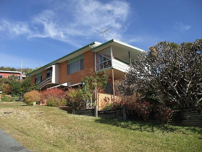 9 Gowing Street, Crescent Head NSW 2440