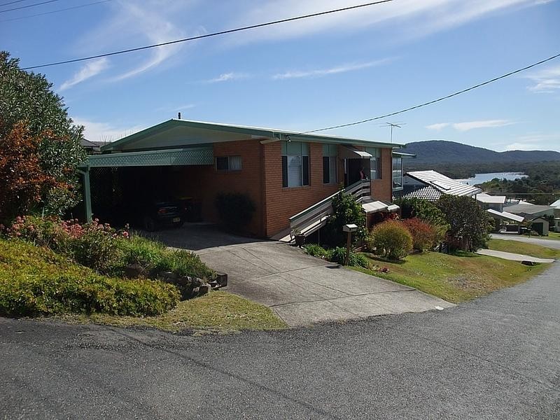 9 Gowing Street, Crescent Head NSW 2440