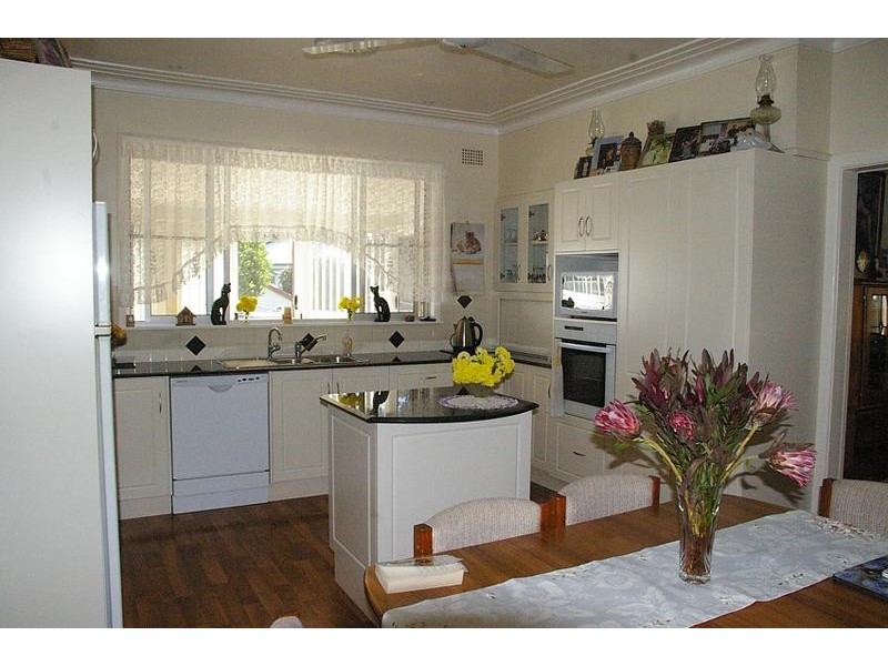 4 Russell Ave, Smithtown NSW 2440