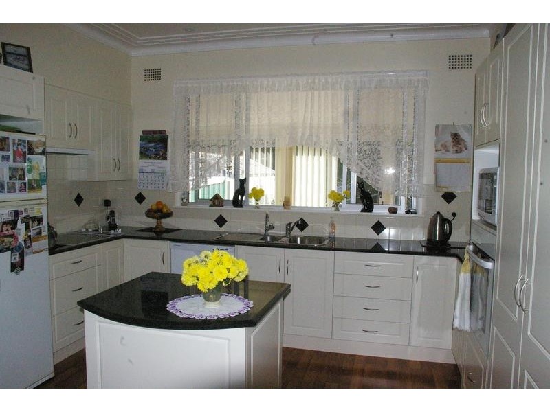 4 Russell Ave, Smithtown NSW 2440