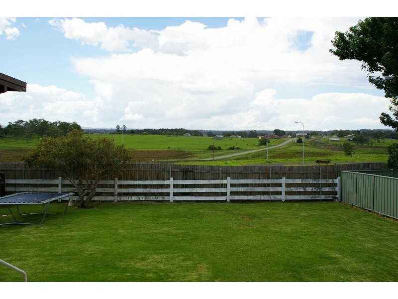 2 Lawrence Crescent, Kempsey NSW 2440