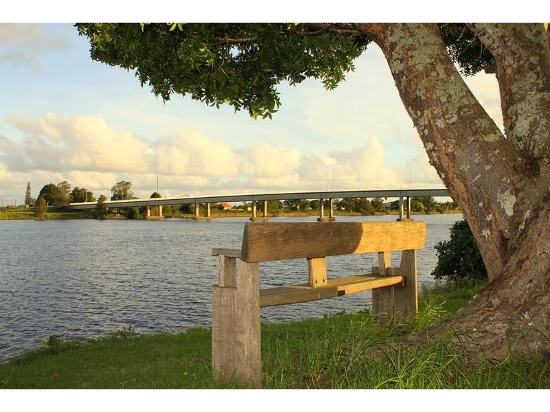32 Croads Esplanade, Smithtown NSW 2440