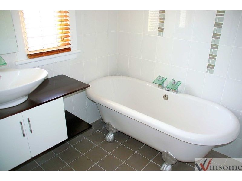 16 Park Avenue, West Kempsey NSW 2440