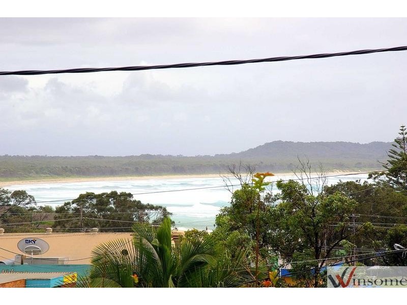 11 Stewart Street, Crescent Head NSW 2440