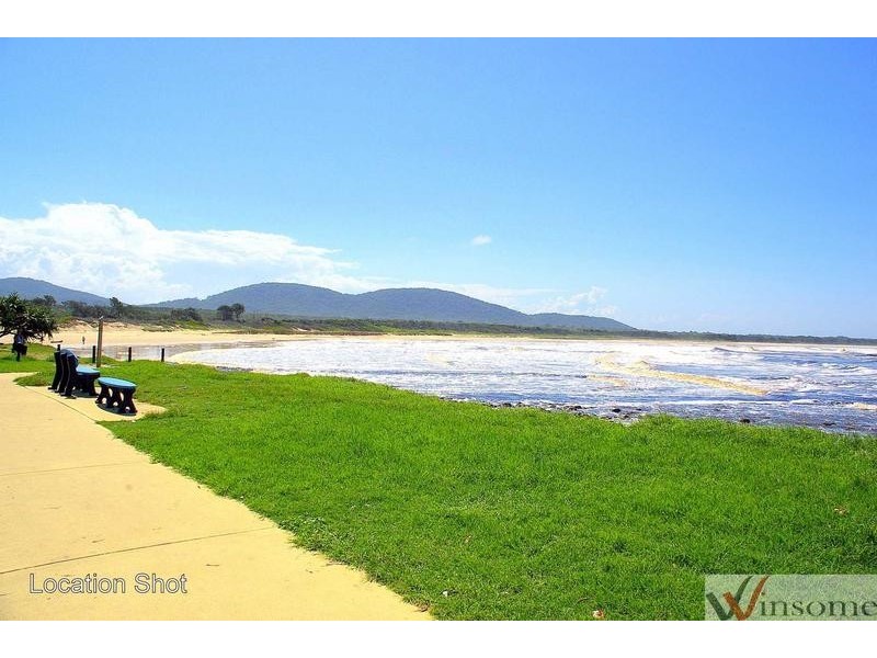 11 Stewart Street, Crescent Head NSW 2440