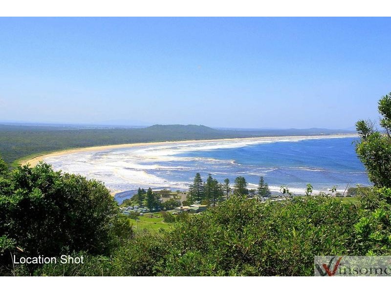 11 Stewart Street, Crescent Head NSW 2440