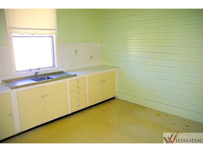 19 Wide Street, West Kempsey NSW 2440