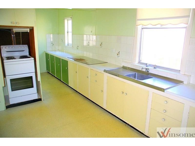 19 Wide Street, West Kempsey NSW 2440