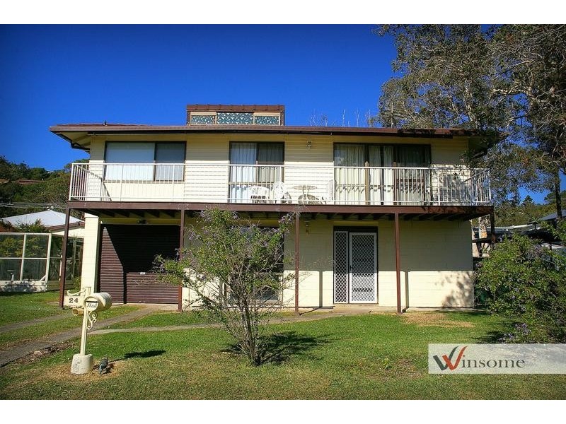 24 Hodgson Street, Crescent Head NSW 2440