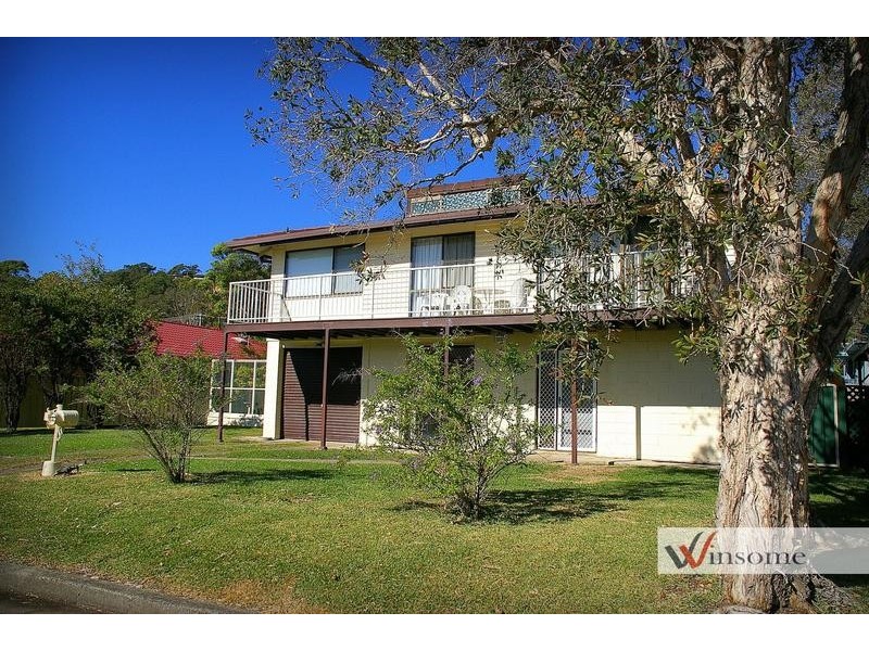 24 Hodgson Street, Crescent Head NSW 2440