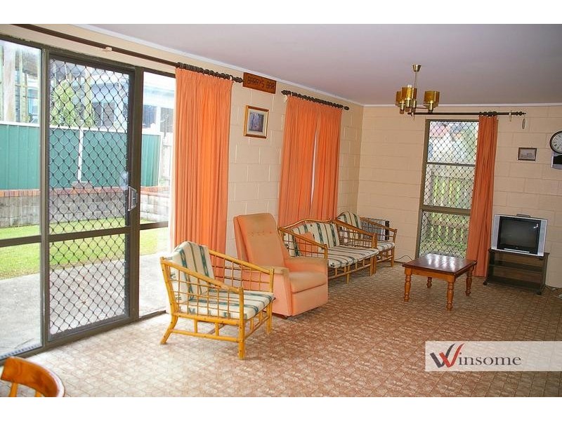 24 Hodgson Street, Crescent Head NSW 2440