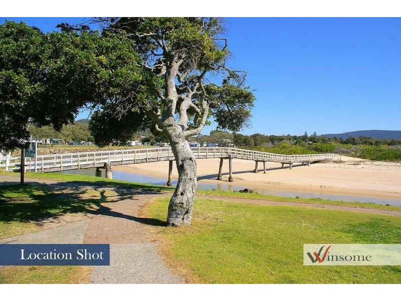 24 Hodgson Street, Crescent Head NSW 2440