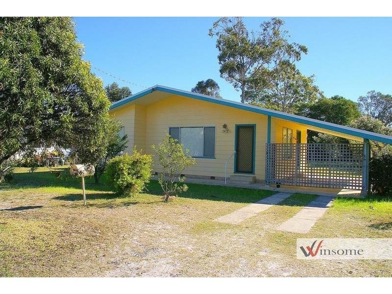 8 Ninth Avenue, Stuarts Point NSW 2441