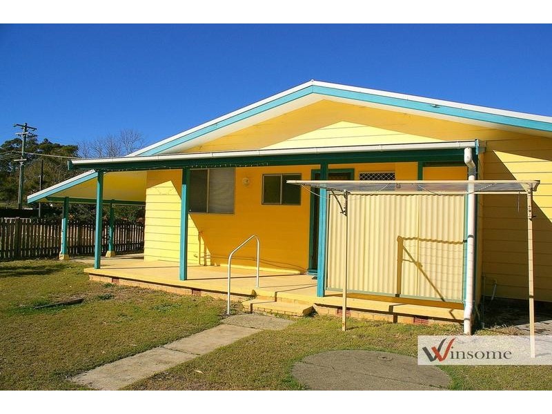 8 Ninth Avenue, Stuarts Point NSW 2441