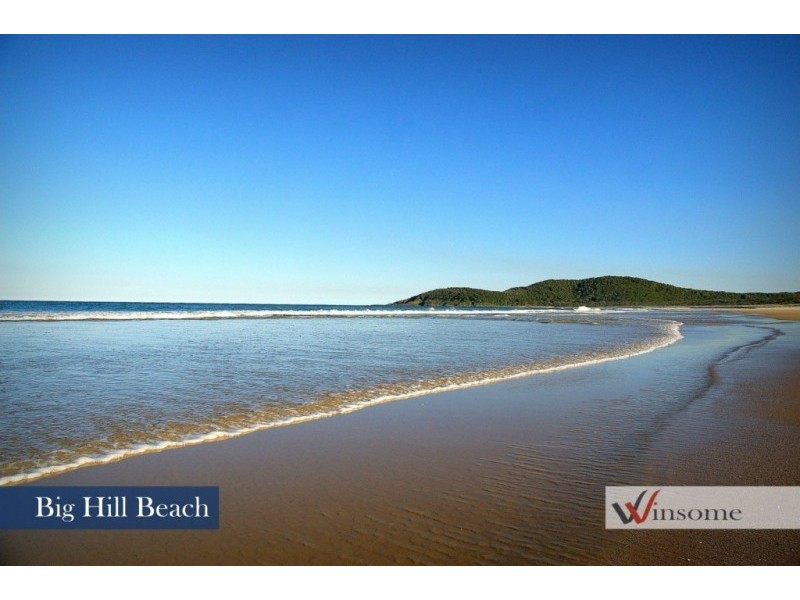 954 Plomer Road, Crescent Head NSW 2440