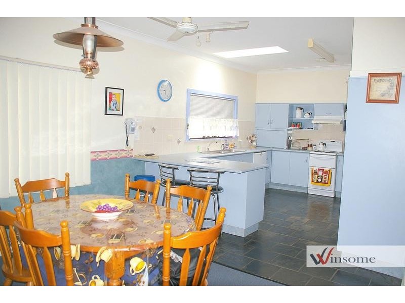 6 Collin Tait Avenue, West Kempsey NSW 2440