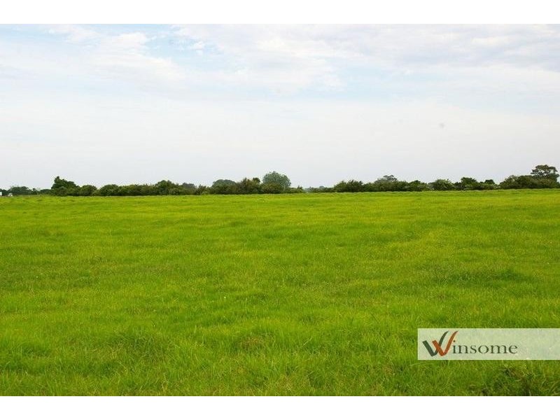 Cnr Pacific Highway & Smithtown Road, Seven Oaks NSW 2440