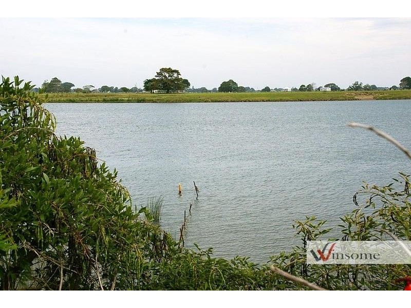 Cnr Pacific Highway & Smithtown Road, Seven Oaks NSW 2440