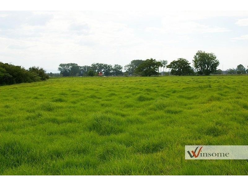 Cnr Pacific Highway & Smithtown Road, Seven Oaks NSW 2440