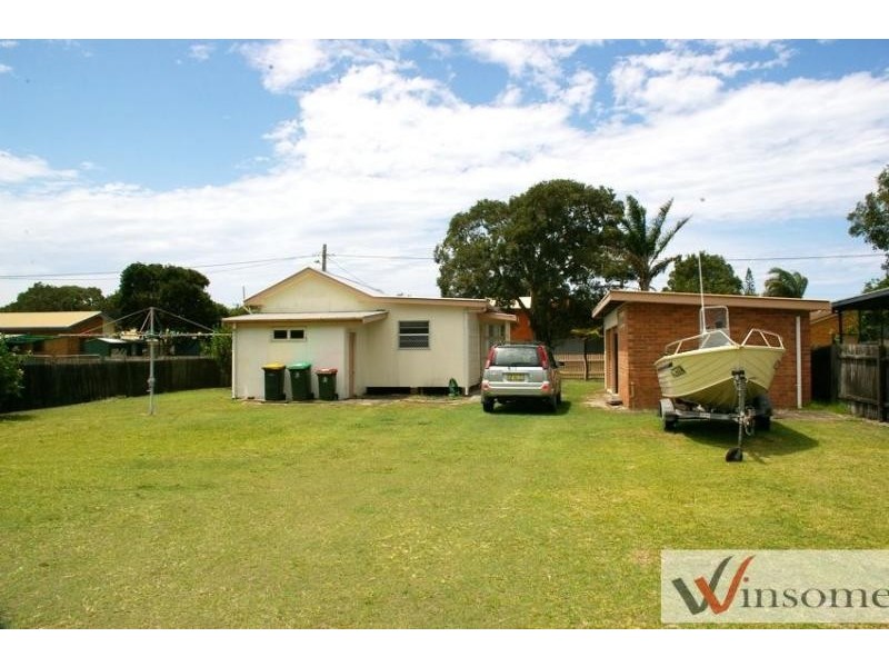 33 Creek Street, Hat Head NSW 2440