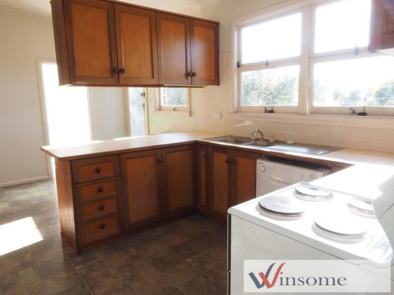 6 Thomas Hennessy Crescent, West Kempsey NSW 2440