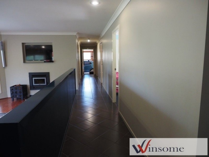 24 Hillview Drive, Aldavilla NSW 2440