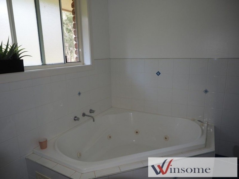 24 Hillview Drive, Aldavilla NSW 2440