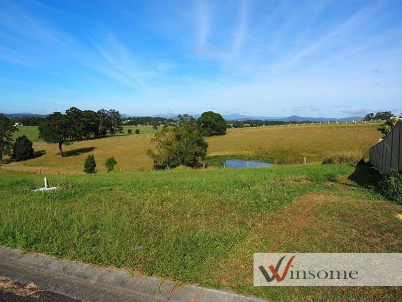 5 Springfields Drive, Greenhill NSW 2440