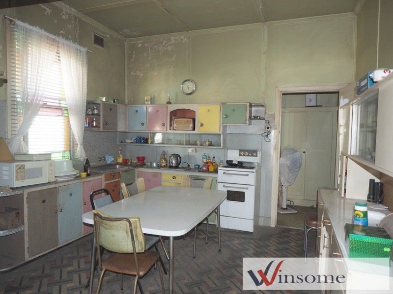 37 Gladstone Street, West Kempsey NSW 2440