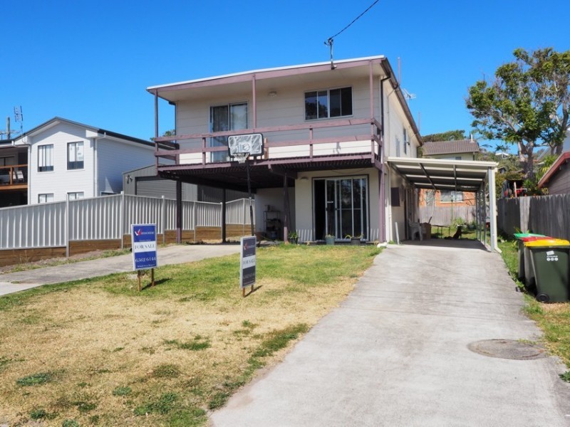 36 Main Street, Crescent Head NSW 2440