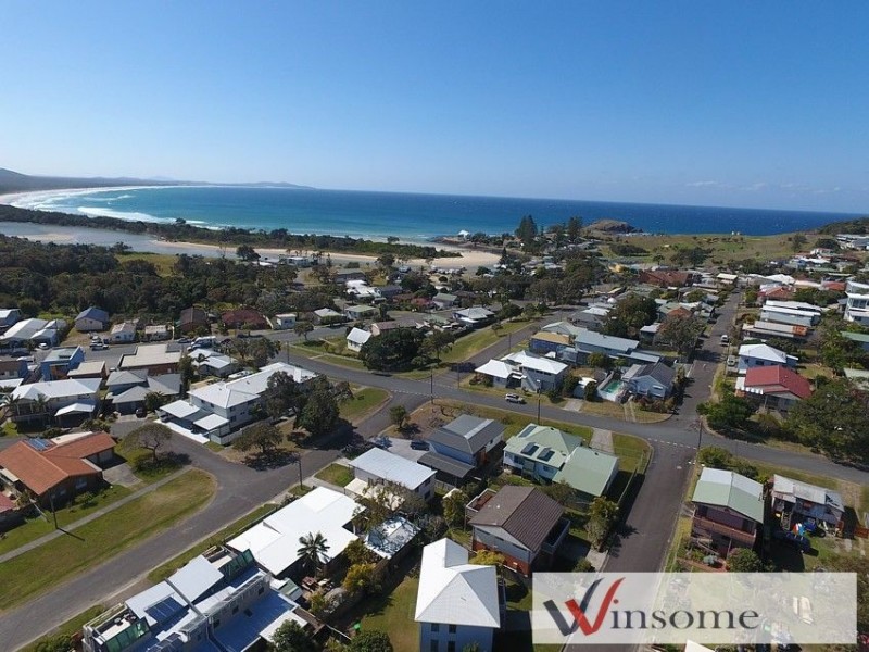 36 Main Street, Crescent Head NSW 2440