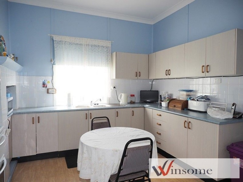 5 Gladstone Street, West Kempsey NSW 2440