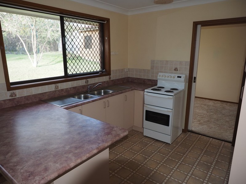 24 JAMES CARNEY CRESCENT, West Kempsey NSW 2440