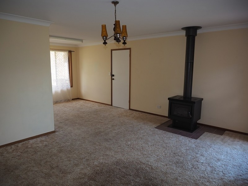 24 JAMES CARNEY CRESCENT, West Kempsey NSW 2440