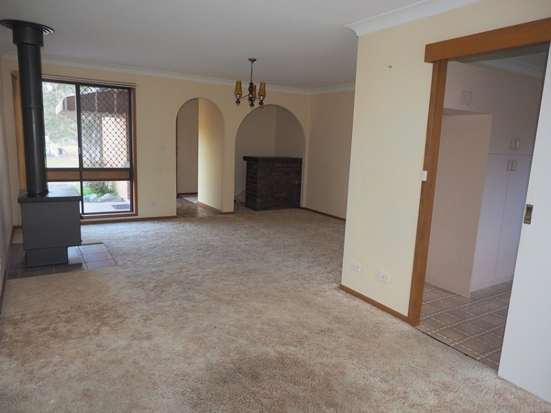 24 JAMES CARNEY CRESCENT, West Kempsey NSW 2440