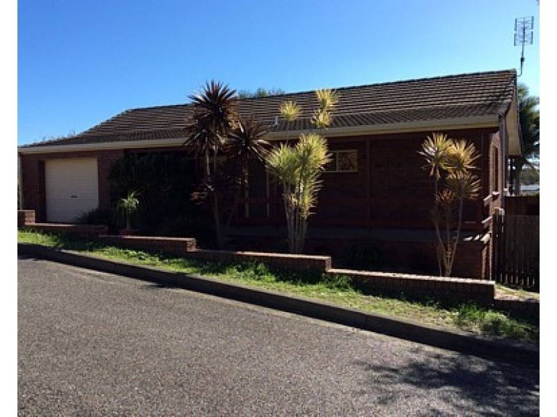 35 HODGSON STREET, Crescent Head NSW 2440