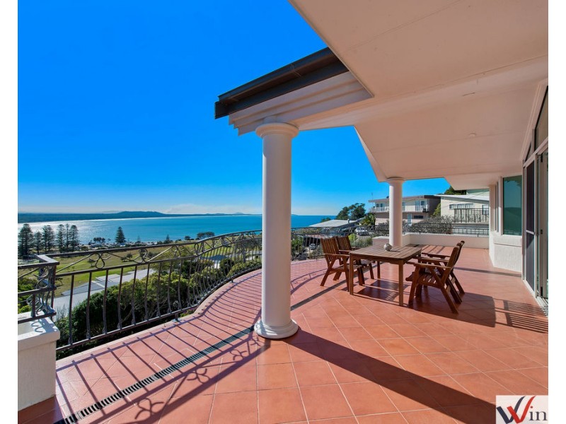 12 Dulconghi Street, Crescent Head NSW 2440