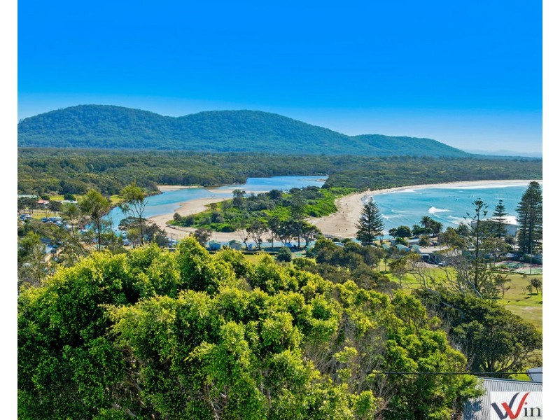 12 Dulconghi Street, Crescent Head NSW 2440