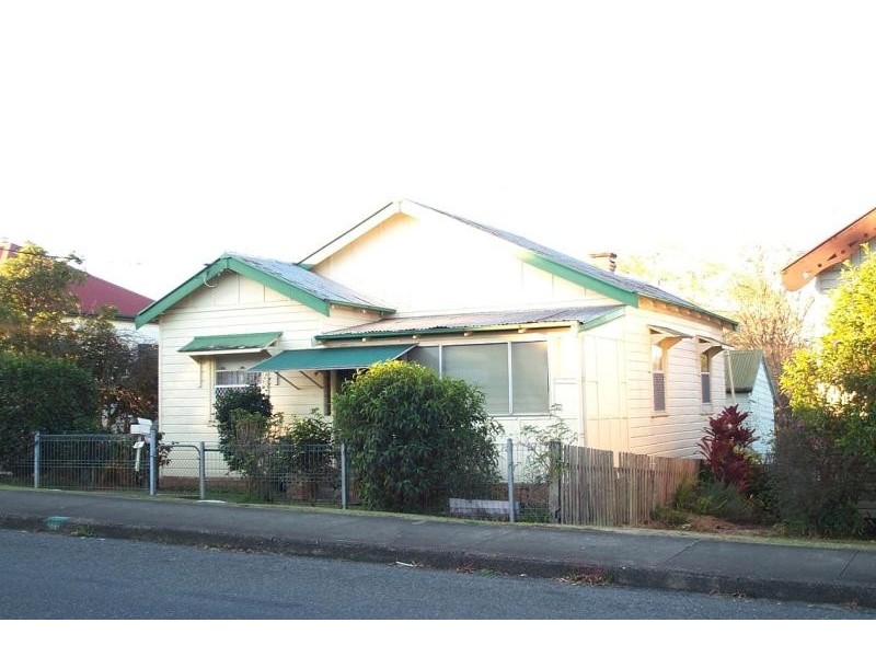 16 Bissett St (r), Kempsey NSW 2440