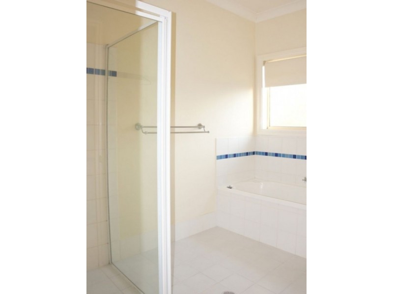 76 Warneton Rd (r), Aldavilla NSW 2440
