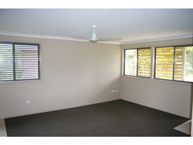 7 Keith Moses Cr (r), West Kempsey NSW 2440