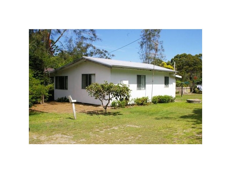 65 Ocean Ave (r), Stuarts Point NSW 2441