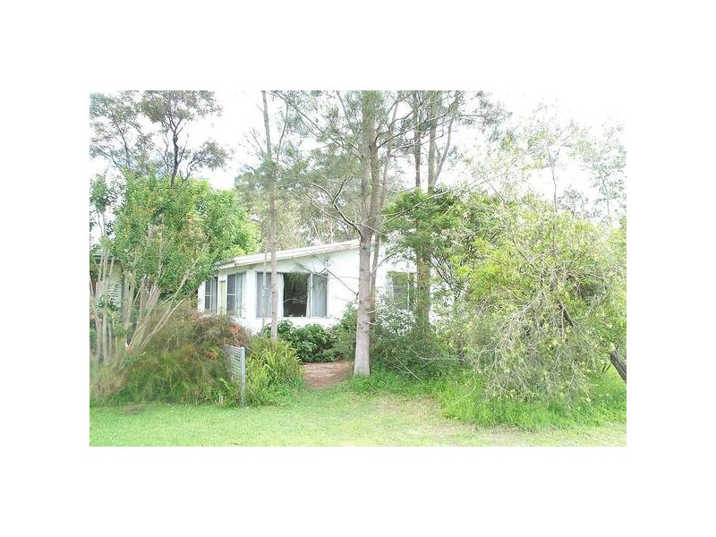 65 Ocean Ave (r), Stuarts Point NSW 2441