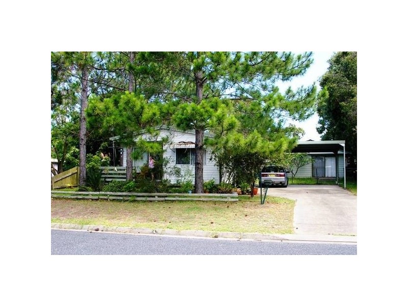 3a Fifteenth Ave (r), Stuarts Point NSW 2441
