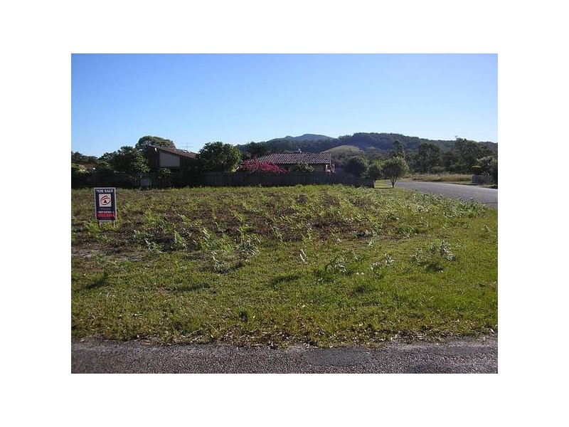 24 Fourth Avenue, Stuarts Point NSW 2441