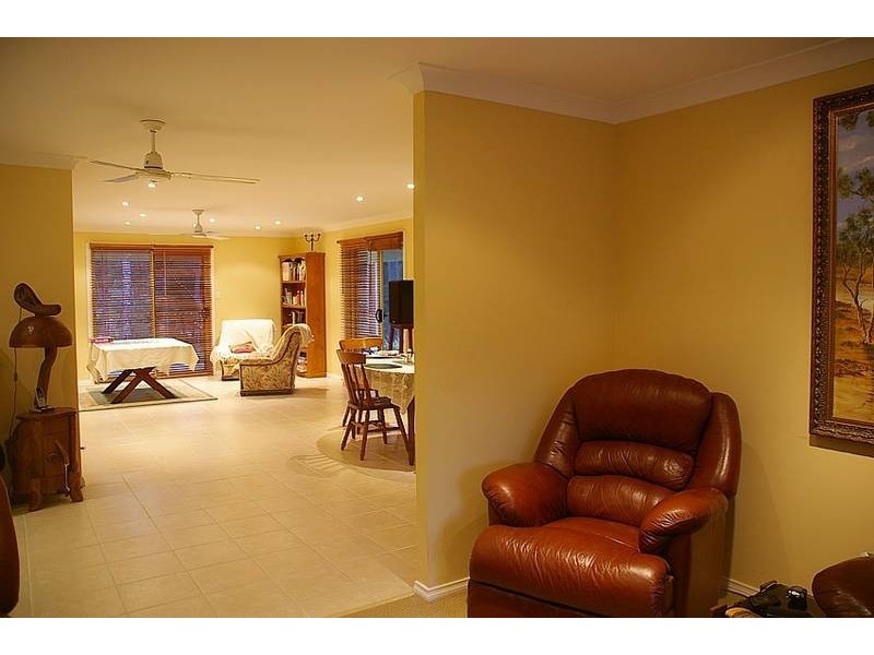 20 Grants Close, Crescent Head NSW 2440