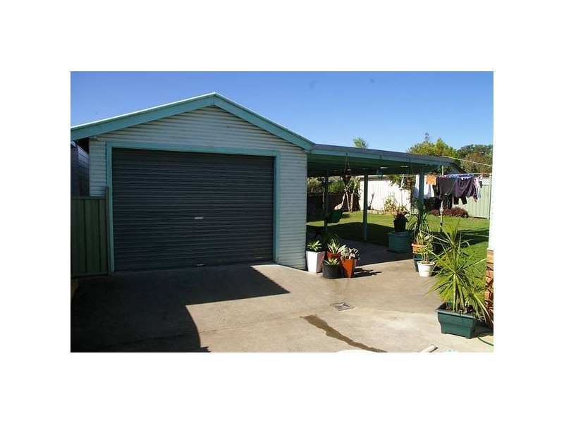 19 Washington St (r), East Kempsey NSW 2440