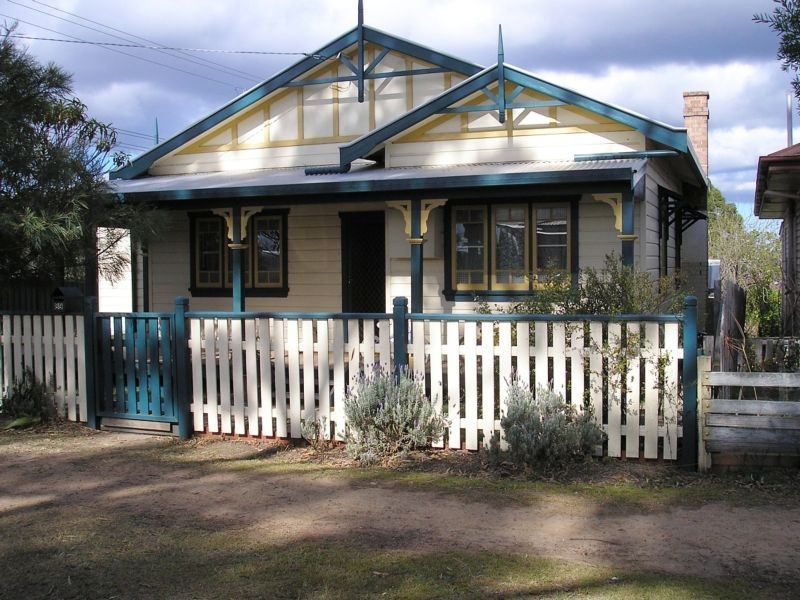 89 Broughton St (r), West Kempsey NSW 2440